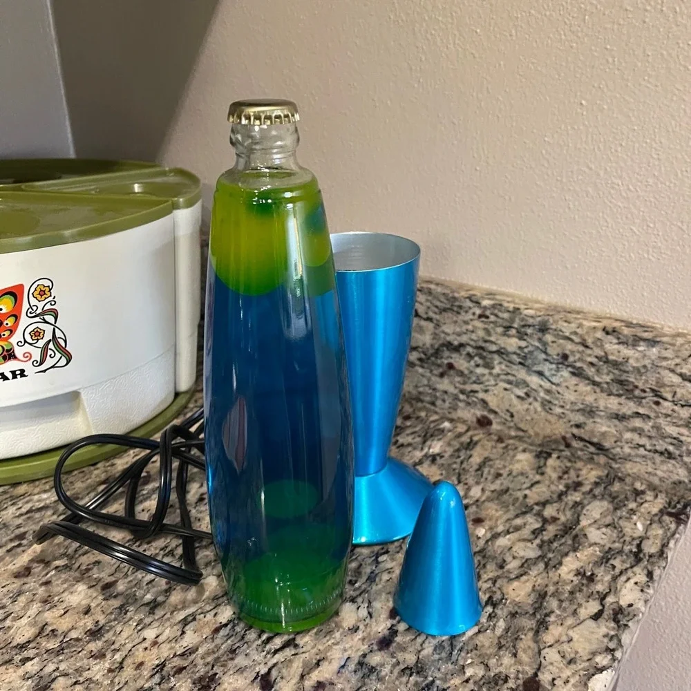 Retro Y2k 17 Inch Lava Lamp Blue Liquid Yellow Wax Chrome Blue Base Rocket‎